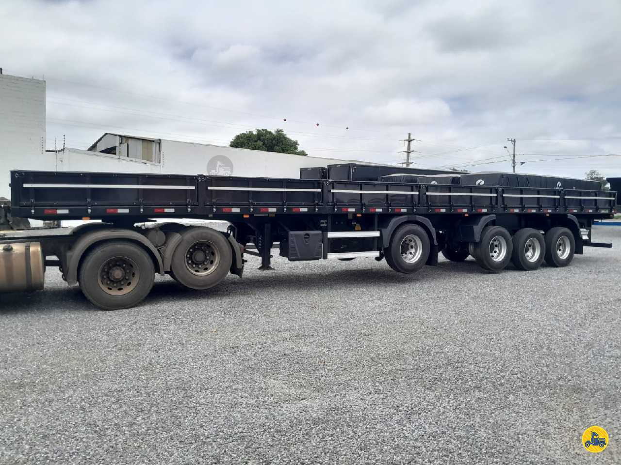 CARRETA SEMI-REBOQUE CARGA SECA Rodozan Implementos Rodoviários - Librelato ITAPETININGA SÃO PAULO SP